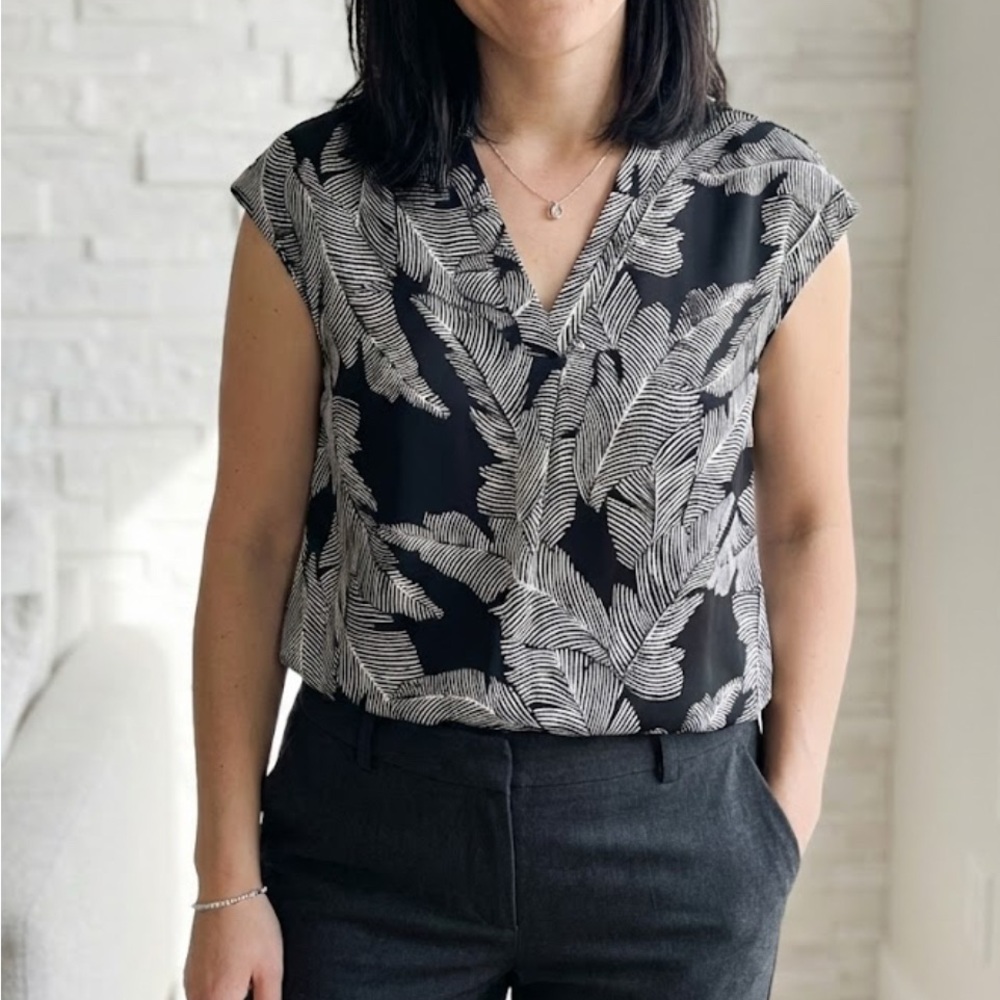 Worthington Black Palm Leaves Print Blouse Casual - Women’s M